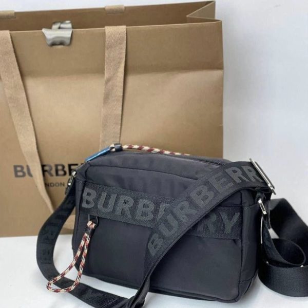 Sacoche Burberry Econyl logo noir